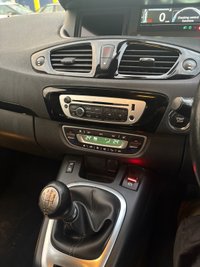 USED 2014 14 RENAULT GRAND SCENIC 1.6 dCi Dynamique TomTom MPV 5dr Diesel Manual Euro 5 (s/s) (130 ps) 