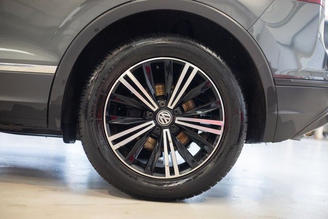2018 Volkswagen Tiguan 2L SE Navigation 5dr - Photo 7