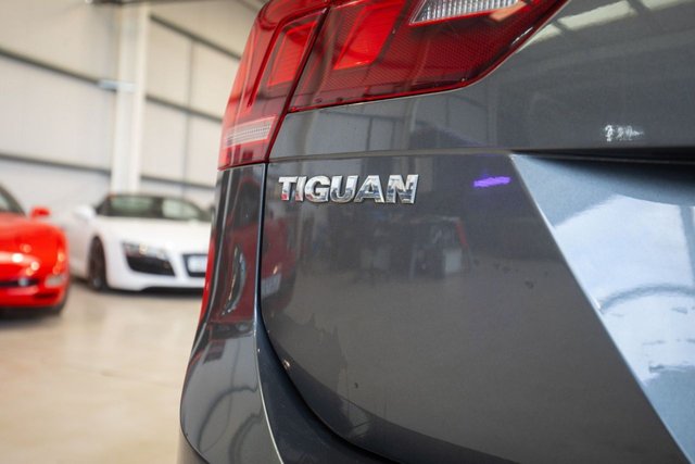 2018 Volkswagen Tiguan 2L SE Navigation 5dr - Photo 11