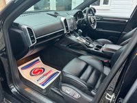 USED 2017 17 PORSCHE CAYENNE 4.2 TD V8 S Platinum Edition SUV 5dr Diesel TiptronicS 4WD Euro 6 (s/s) (385 ps) IMMACULATE- FULL SERVICE HIST-