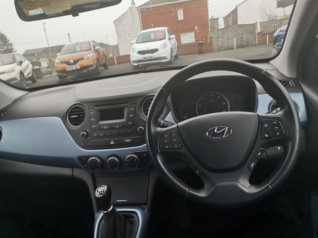 2015 HYUNDAI I10 - Photo 8