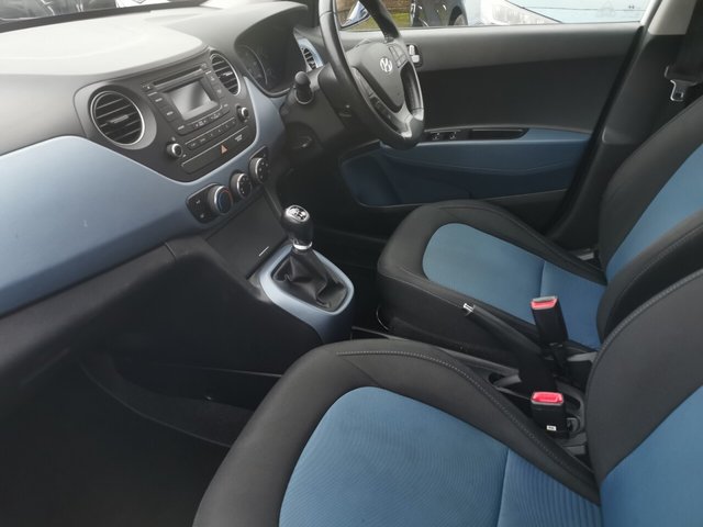 2015 HYUNDAI I10 - Photo 9