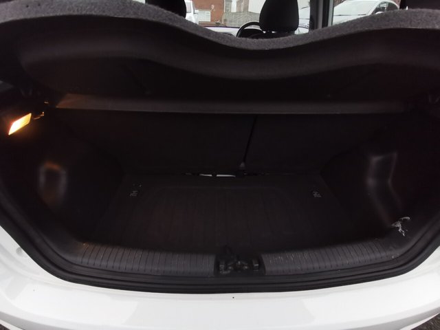 2015 HYUNDAI I10 - Photo 12