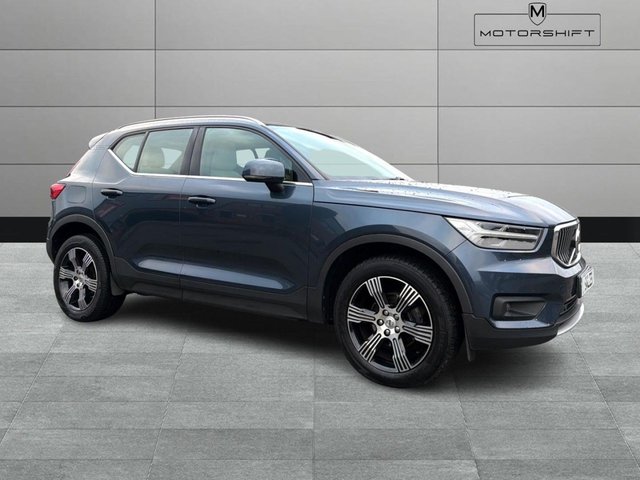 2019 VOLVO XC40