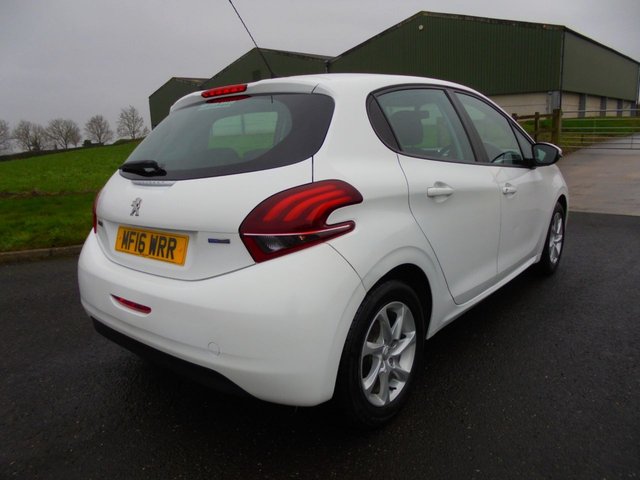 2016 PEUGEOT 208 1.2 PureTech Active Hatchback 5dr Petrol Manual Euro 6 (82 ps) - Photo 8