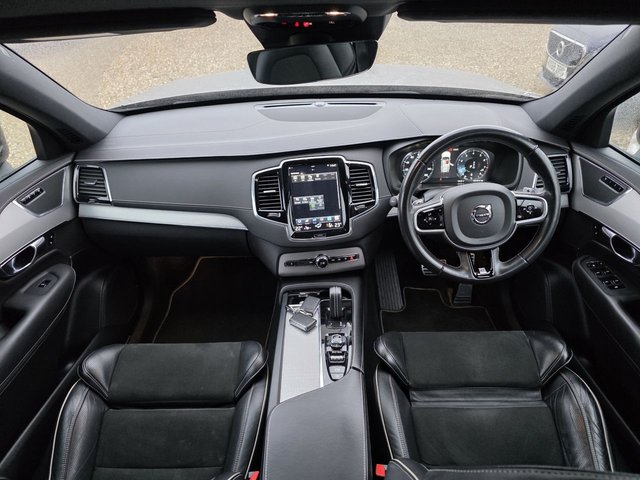 2020 VOLVO XC90 - Photo 9