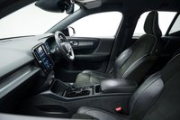 USED 2019 69 VOLVO XC40 1.5 T3 R-Design Auto Euro 6 (s/s) 5dr Service History, 2 Keys