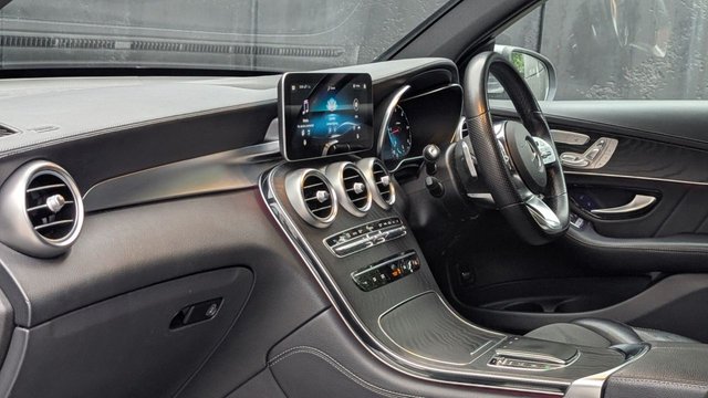 2019 MERCEDES-BENZ GLC 2019 2.0 GLC300d AMG Line (Premium Plus) SUV 5dr Diesel G-Tronic+ 4MATIC Euro 6 (s/s) (245 ps) - Photo 12
