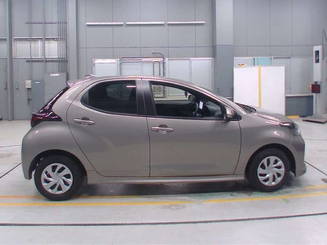 2024 TOYOTA YARIS 1.5 Automatic Hatchback Grey 5dr - Photo 4