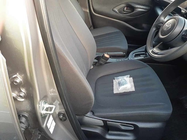 2024 TOYOTA YARIS 1.5 Automatic Hatchback Grey 5dr - Photo 8