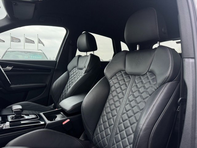 2021 AUDI Q5 2021 2.0 TDI 40 Edition 1 SUV 5dr Diesel S Tronic quattro Euro 6 (s/s) (204 ps) * HUGE SPEC LIST * REAR CAMERA * POWERED TAILGATE * 21" ALLOY WHEELS * HEATED NAPPA LEATHER * APPLE CARPLAY * VIRTUAL COCKPIT * LED LIGHTS * PRIVACY GLASS * ROOF RAILS * 3-ZONE CLIMATE CONTROL * GLACIER WHITE * AUDI DRIVE SELECT * 4-WAY LUMBAR SEATS * 10.1" DISPLAY * MULTI-FUNCTIONAL STEERING WHEEL * CRUISE CONTROL * KEYLESS START * SAT NAV * DAB * STUNNING THROUGHOUT * - Photo 3