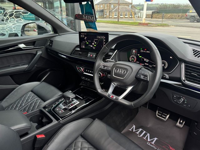 2021 AUDI Q5 2021 2.0 TDI 40 Edition 1 SUV 5dr Diesel S Tronic quattro Euro 6 (s/s) (204 ps) * HUGE SPEC LIST * REAR CAMERA * POWERED TAILGATE * 21" ALLOY WHEELS * HEATED NAPPA LEATHER * APPLE CARPLAY * VIRTUAL COCKPIT * LED LIGHTS * PRIVACY GLASS * ROOF RAILS * 3-ZONE CLIMATE CONTROL * GLACIER WHITE * AUDI DRIVE SELECT * 4-WAY LUMBAR SEATS * 10.1" DISPLAY * MULTI-FUNCTIONAL STEERING WHEEL * CRUISE CONTROL * KEYLESS START * SAT NAV * DAB * STUNNING THROUGHOUT * - Photo 4