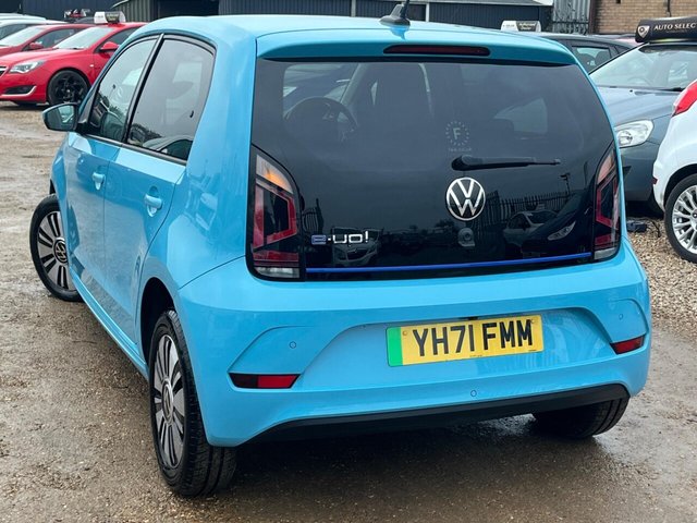 2021 VOLKSWAGEN e-up! - Photo 4