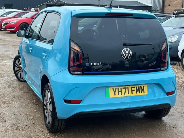 2021 VOLKSWAGEN e-up! - Photo 12