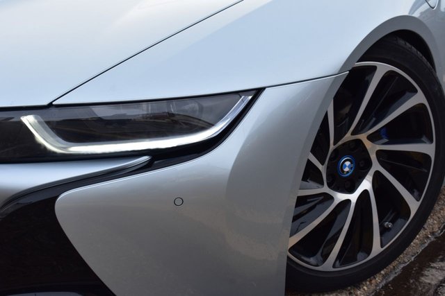 View our BMW I8