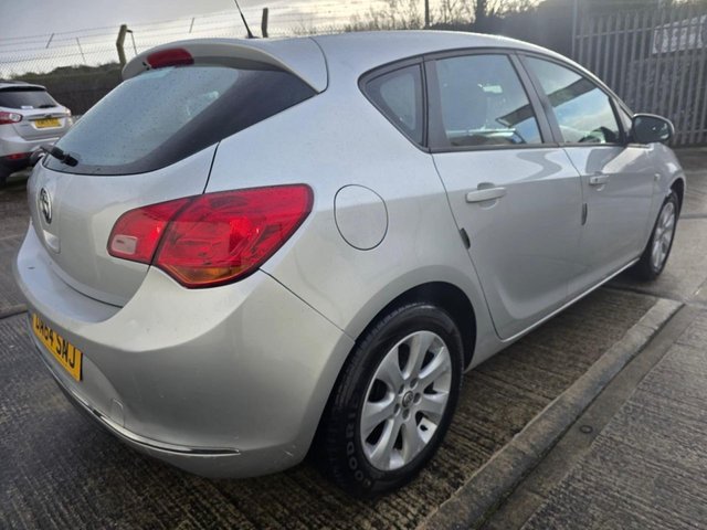 2014 Vauxhall Astra 1.4L Design 5dr - Photo 8