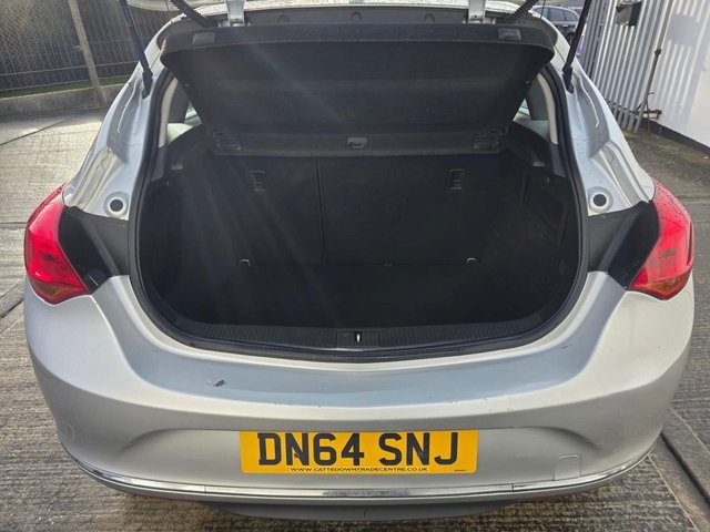 2014 Vauxhall Astra 1.4L Design 5dr - Photo 6