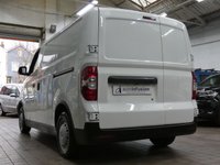 USED 2022 71 MAXUS EDELIVER 3 35kWh Panel Van 5dr Electric Auto FWD L1 (122 ps) CARPLAY AIR CON REAR VIEW CAMERA CRUISE CONTROL PARKING SENSOR 1 OWNER WARRANTY