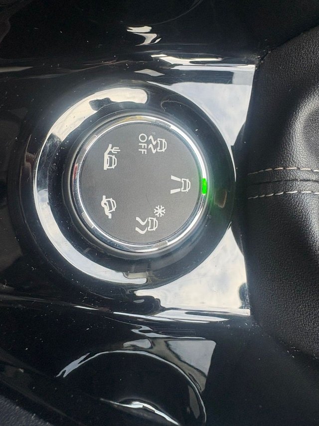 2016 PEUGEOT 2008 2016 1.2 PureTech Allure SUV 5dr Petrol Manual Euro 6 (s/s) (110 ps) - Photo 11