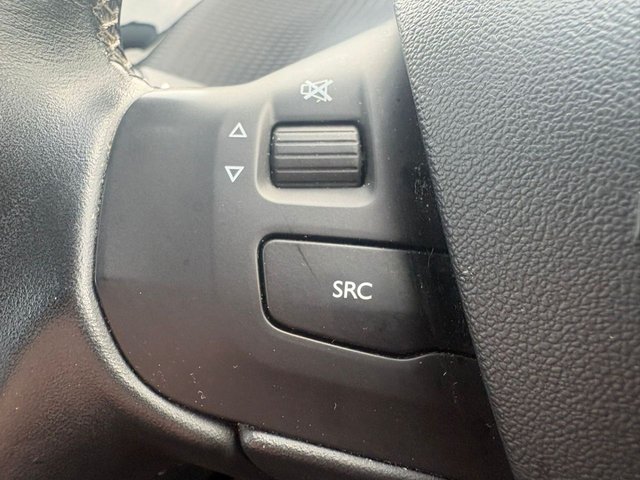 2016 PEUGEOT 2008 2016 1.2 PureTech Allure SUV 5dr Petrol Manual Euro 6 (s/s) (110 ps) - Photo 12