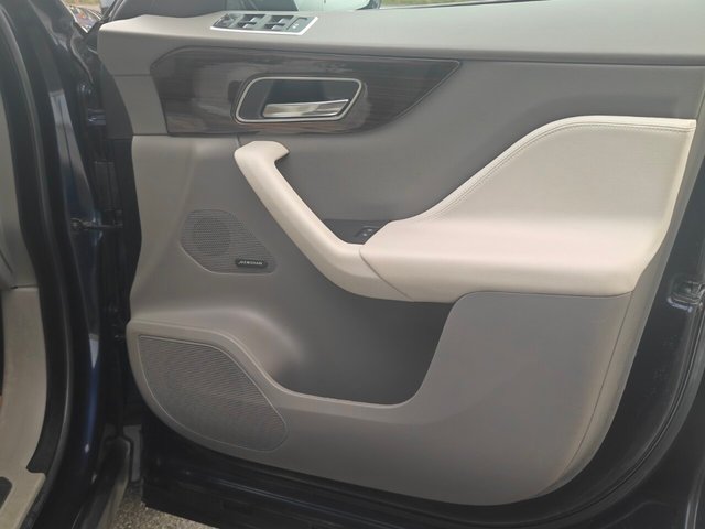 2018 JAGUAR F-PACE - Photo 11