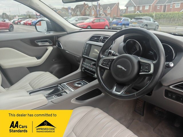 2018 JAGUAR F-PACE - Photo 3