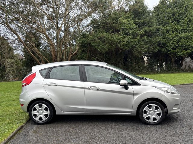 2010 Ford Fiesta 1.3L Edge 5dr - Photo 2