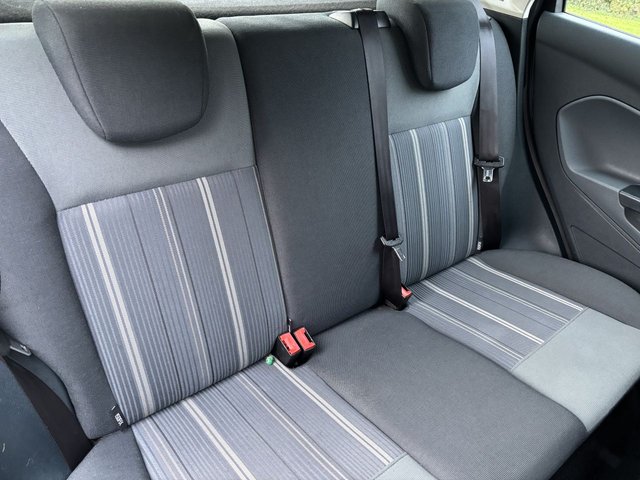 2010 Ford Fiesta 1.3L Edge 5dr - Photo 11