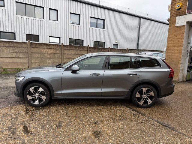 2019 Volvo V60 Cross Country 2L Plus 5dr - Photo 5