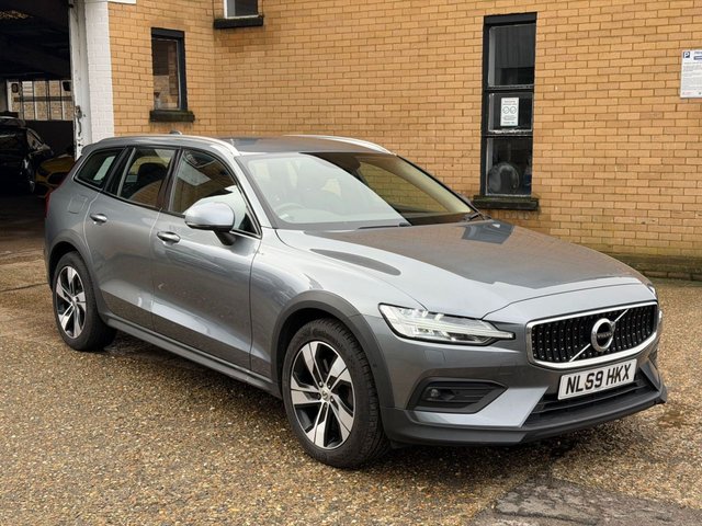 2019 Volvo V60 Cross Country 2L Plus 5dr - Photo 2