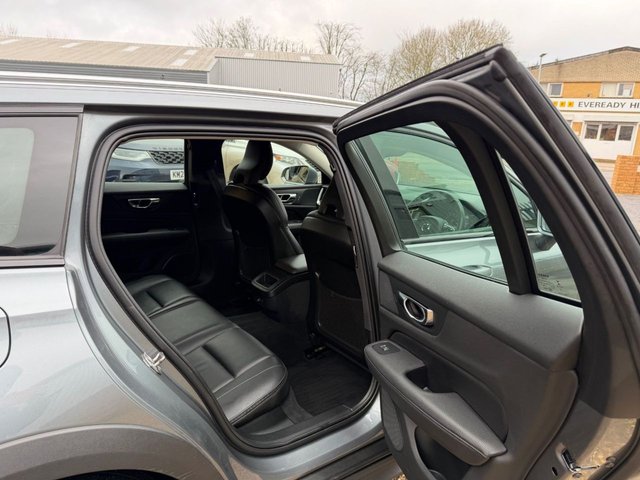 2019 Volvo V60 Cross Country 2L Plus 5dr - Photo 12