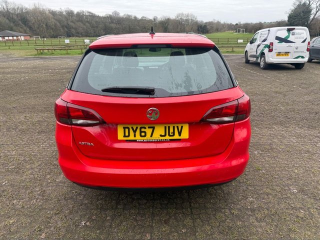 2017 VAUXHALL ASTRA - Photo 5