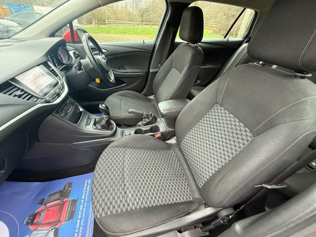 2017 VAUXHALL ASTRA - Photo 11