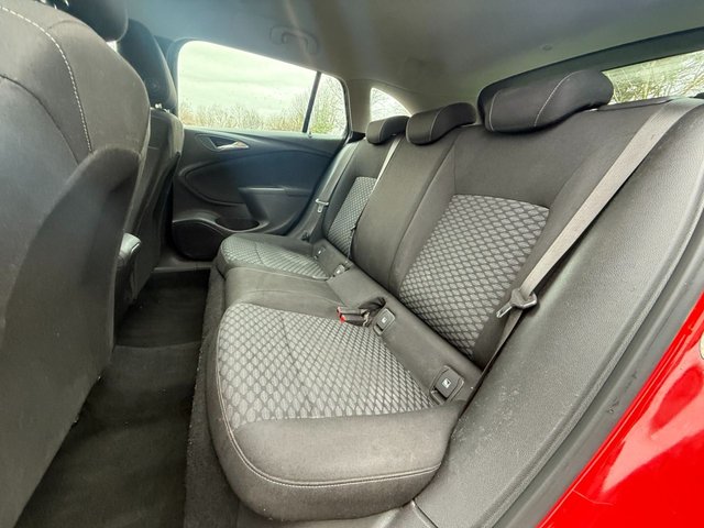 2017 VAUXHALL ASTRA - Photo 12