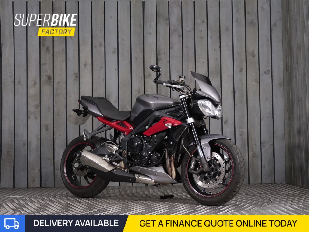 TRIUMPH STREET TRIPLE 675