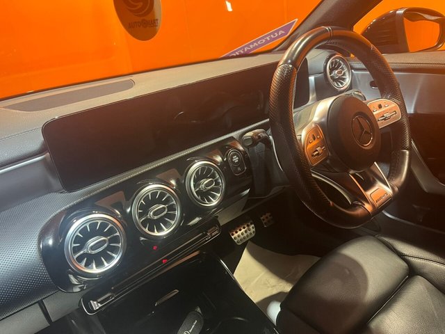 2021 MERCEDES-BENZ A-CLASS 2.0 A35 AMG (Premium) Hatchback 5dr Petrol 7G-DCT 4MATIC Euro 6 (s/s) (306 ps) 19" AMG Alloys. HUGE Spec. - Photo 11