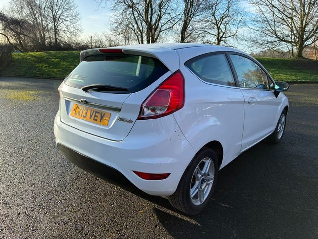 2013 FORD FIESTA 1.25 Zetec Hatchback 3dr Petrol Manual Euro 5 (82 ps) - Photo 4
