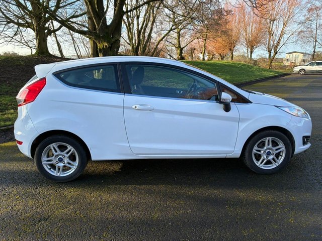 2013 FORD FIESTA 1.25 Zetec Hatchback 3dr Petrol Manual Euro 5 (82 ps) - Photo 2