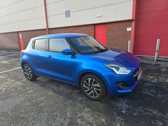 2022 SUZUKI SWIFT - Photo 2