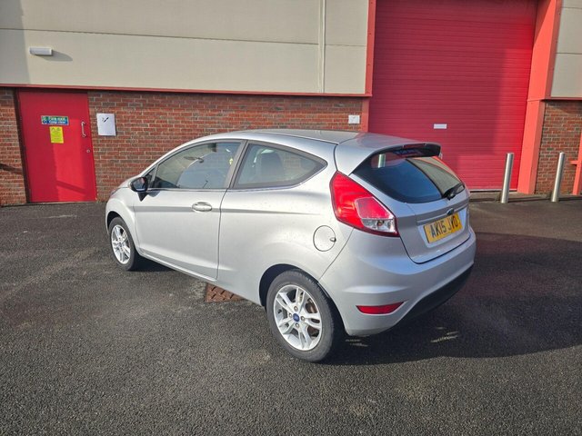 2015 FORD FIESTA - Photo 6