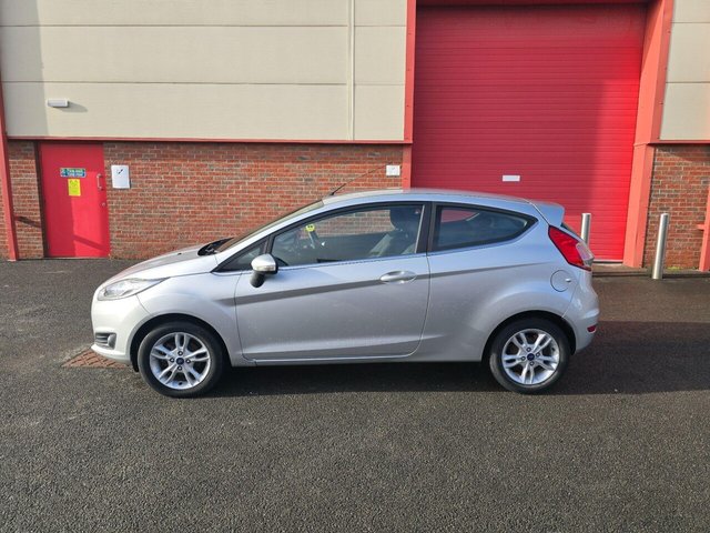 2015 FORD FIESTA - Photo 11