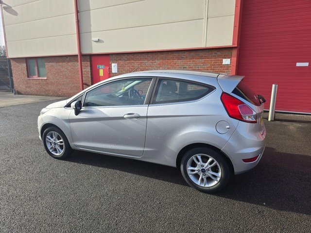 2015 FORD FIESTA - Photo 10