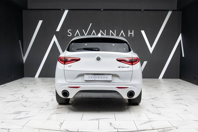 2022 Alfa Romeo STELVIO - Photo 11