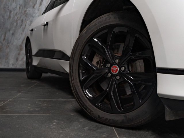 2022 Jaguar I-Pace - Photo 5