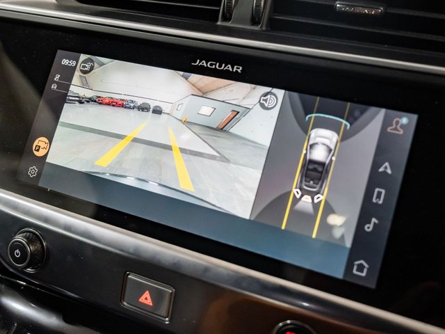 2022 Jaguar I-Pace - Photo 10