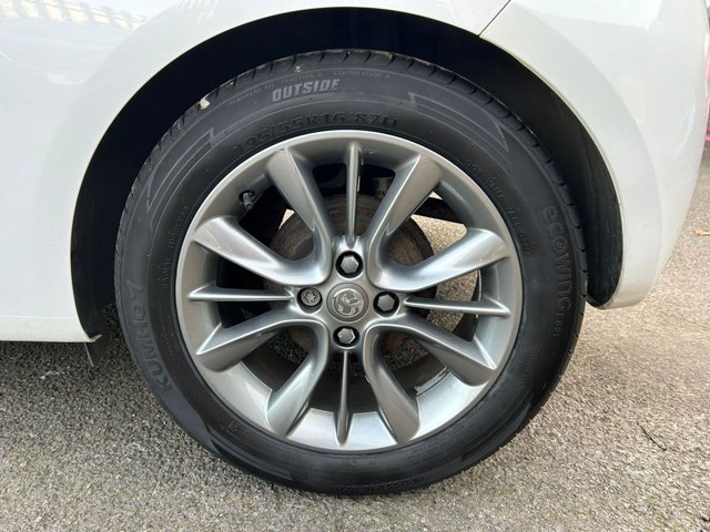 2016 Vauxhall Adam 1.2L Jam 3dr - Photo 12
