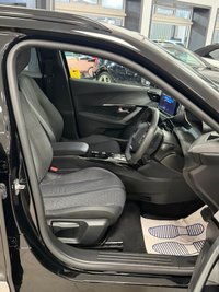 USED 2025 25 PEUGEOT E-2008 50kWh Allure SUV 5dr Electric Auto (7kW Charger) (136 ps) 1 OWNER FROM NEW & STUNNING EXAMPLE ONLY 7K MILES!