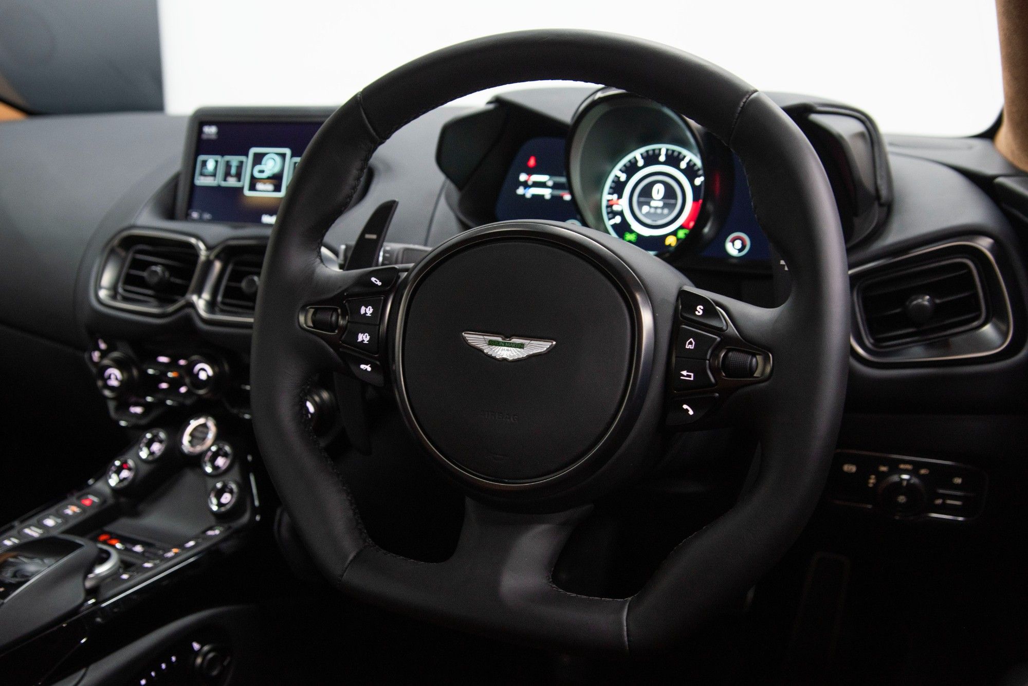 USED 2022 V ASTON MARTIN VANTAGE 4.0 V8 Coupe  