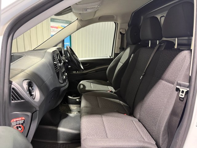 2021 Mercedes-Benz VITO - Photo 6