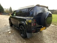 USED 2025 25 LAND ROVER DEFENDER 3.0 D250 MHEV X-Dynamic SE SUV 5dr Diesel Auto 4WD Euro 6 (s/s) (250 ps) 3.0 X-DYNAMIC SE 250 MHEV,22 ALLOYS